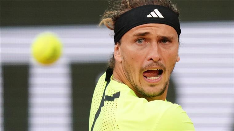 Zverev enttäuscht gegen Djokovic: Aus bei den French Open Alexander Zverev fliegt in Paris im Viertelfinale raus.