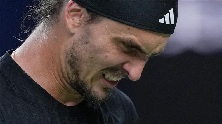 Becker kritisiert Zverev: „Weltspitze sieht anders aus“ Alexander Zverev hinkt seiner Topform weit hinterher.