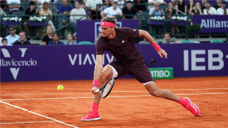 Zverev erreicht Viertelfinale in Buenos Aires Alexander Zverev steht beim Sandplatzturnier in Buenos Aires im Viertelfinale