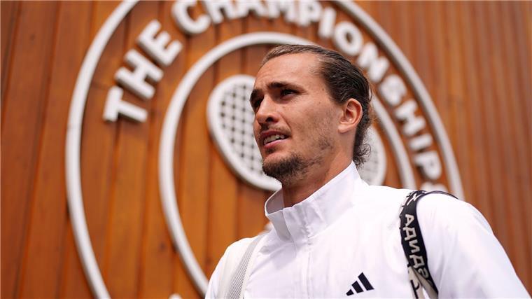 Zverev: „Bei anderem Turnier würde ich es nicht versuchen“ Alexander Zverev willl nach seiner Wimbledon-Verletzung in Hamburg spielen.