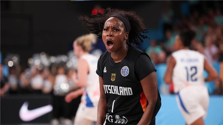 Zweiter Sieg: Basketballerinnen im EM-Viertelfinale Alexis Peterson und die deutschen Basketballerinnen stehen im EM-Viertelfinale.