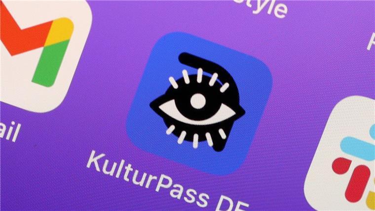 Kulturpass-Betrag wird halbiert Alle 2006 Geborenen werden in den Genuss des Kulturpasses kommen.