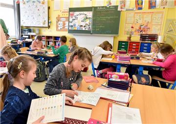 Allein an den Bremerhavener Grundschulen fehlen derzeit zehn Sonderpädagogen. Der Lehrermarkt ist leer gefegt. 