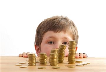 Alleinerziehende bekommen wegen der Corona-Pandemie mehr Geld durch eine Steuerentlastung. 