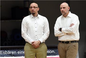 Allen Ray Smith (links) und Eisbären-Cheftrainer Michael Mai bilden auch in der neuen Saison das Trainer-Duo.