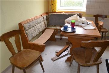 Alles kaputt: So sah es nach dem überstürzten Auszug der rumänischen Schlachtarbeiter in einer der Stoteler Wohnungen aus.