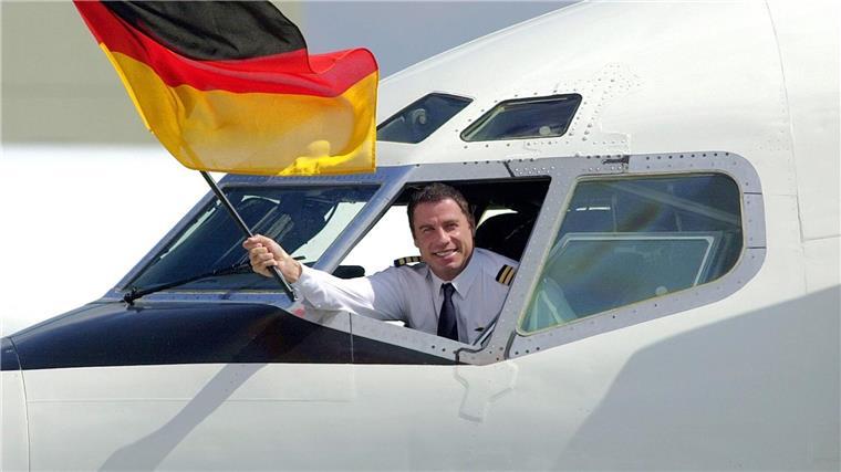Als begeisterter Pilot hebt John Travolta gerne ab.