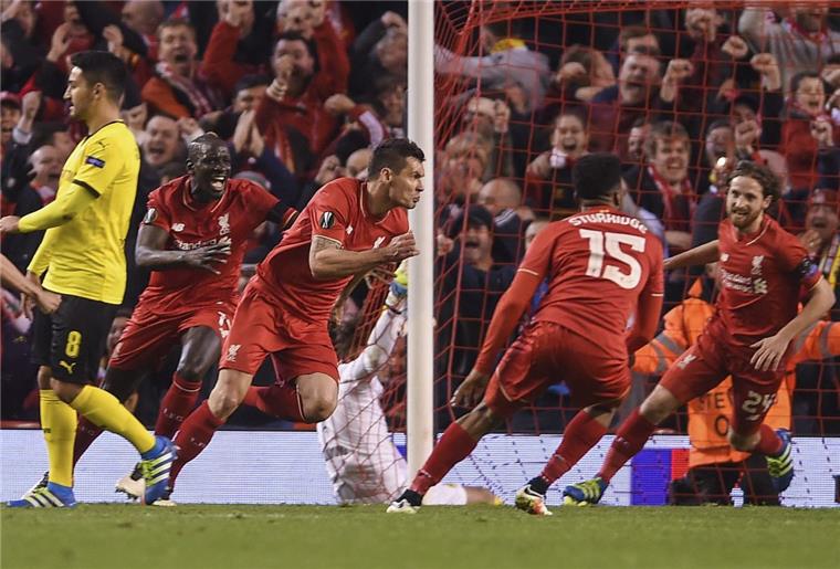 Als Dejan Lovren den FC Liverpool in der Nachspielzeit zum Sieg gegen  Borussia Dortmund schoss, explodierte Twitter. Weltweit wuden 53000 Tweets pro Minute verschickt. Foto Powell/dpa