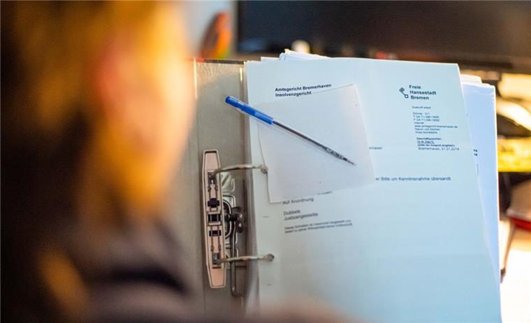Als die Briefe vom Finanzamt kamen, holten sich die Bremerhavener Hilfe. Foto: Hartmann