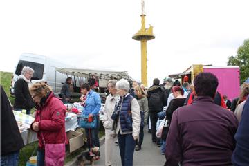 Als ein wahrer  Besuchermagnet hat sich das Hafenfest in Sandstedt etabliert. 