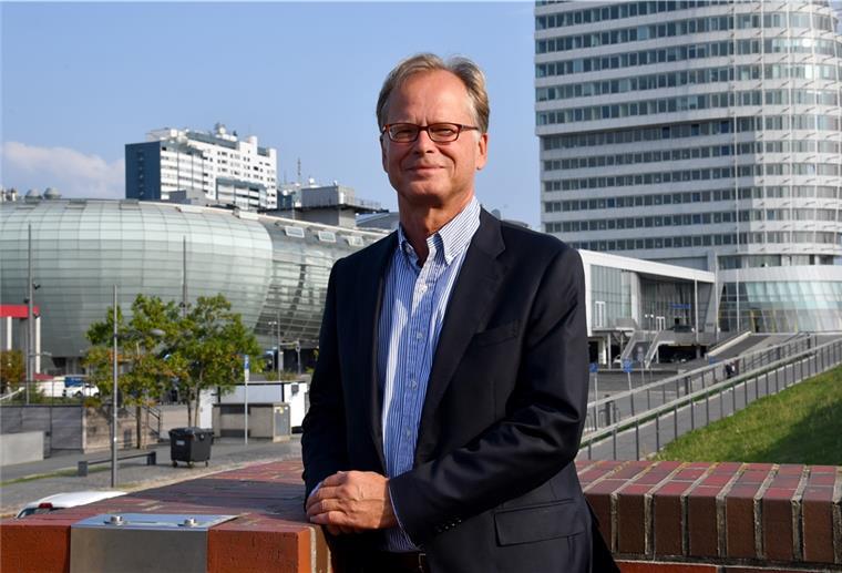 Als Ex-OB hatte Jörg Schulz für die Havenwelten gekämpft. Als aktueller Vorsitzender des DSM-Fördervereins fordert er nun von der Politik, nach der Kritik des Bundesrechnungshofs jetzt in Berlin für die „Najade“ zu kämpfen. Foto: Scheschonka