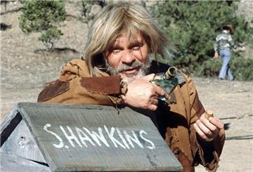 Als kauziger Trapper Sam Hawkens in dem Film «Winnetou» stand Schauspieler Ralf Wolter vor der Kamera. Jetzt ist er im Alter von 95 Jahren gestorben.