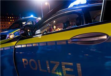 Als „Manfred Schneider von der Kripo“ hat sich am Montagmittag ein falscher Polizist gegenüber einer 75-jährigen Zevenerin ausgegeben (Symbolfoto).