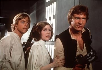 Als Prinzessin Leia (mitte) wurde sie weltberühmt: Wie am Dienstag bekannt wurde, ist US-Schauspielerin Carrie Fisher im Alter von 60 Jahren an den Folgen eines Herzinfarkts gestorben.