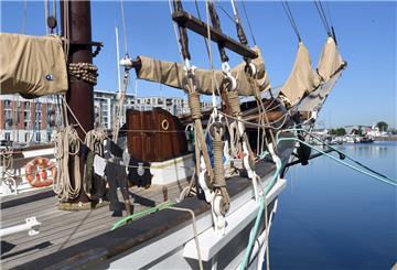 Als Vorbote der Maritimen Tage hat der Segler „Pascual Flores“ den Neuen Hafen erreicht.