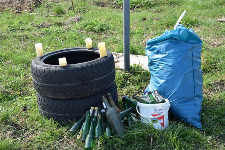 Stadland: In Rodenkirchen wird gründlich aufgeräumt Alte Reifen, jede Menge Flaschen und sogar LED-Kerzen fanden die Helfer bei der Aufräumaktion.