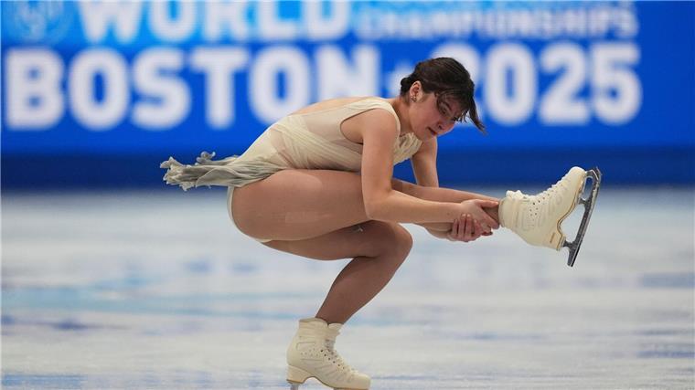 Alysa Liu aus den USA liegt nach dem Kurzprogramm bei der Eiskunstlauf-WM in Führung.