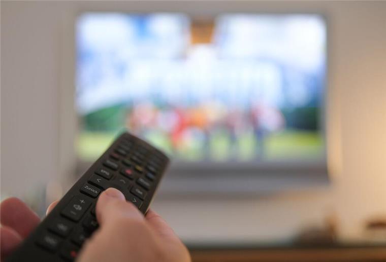 Am 1. Juli endet das „Nebenkostenprivileg“, bei dem Vermieter die Kosten für TV-Anschlüsse auf die Mieter umlegen konnten.