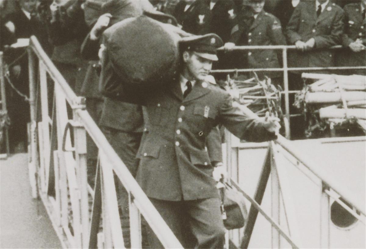 Am 1. Oktober 1958 ging Elvis Presley an der Columbuskaje von Bord des Truppentransporters „USS General Randall“. 