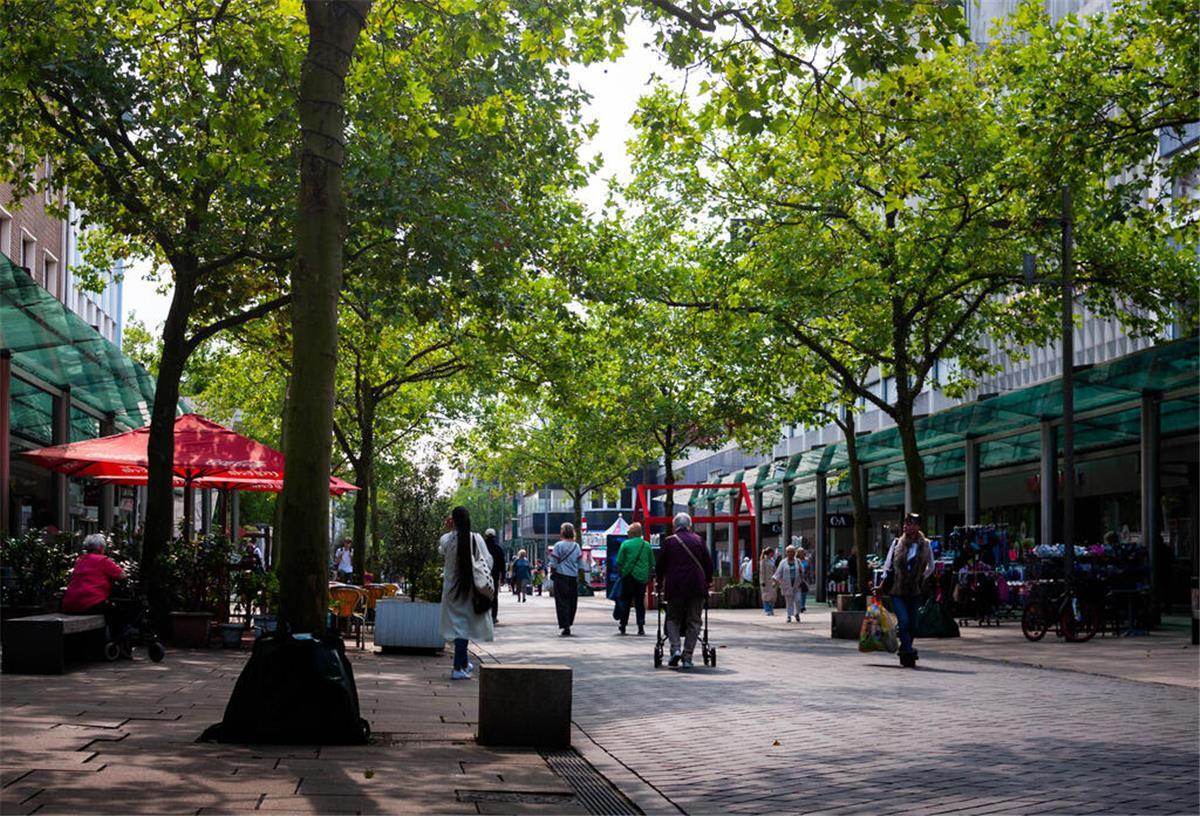 nord24-Fans lassen kaum ein gutes Haar an der Bremerhavener Innenstadt Am 1. Oktober haben die Geschäfte wieder an einem Sonntag geöffnet. Shoppingfans kommen auf ihre Kosten. Viele nord24-Fans sehen das aber skeptisch.