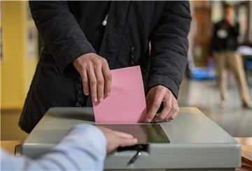 Am 12. September wird in der Gemeinde Stadland auch ein neuer Bürgermeister gewählt. Der Wahlausschuss tagt am 3. August erneut. Dabei geht es um die Zulassung des SPD-Bewerbers.