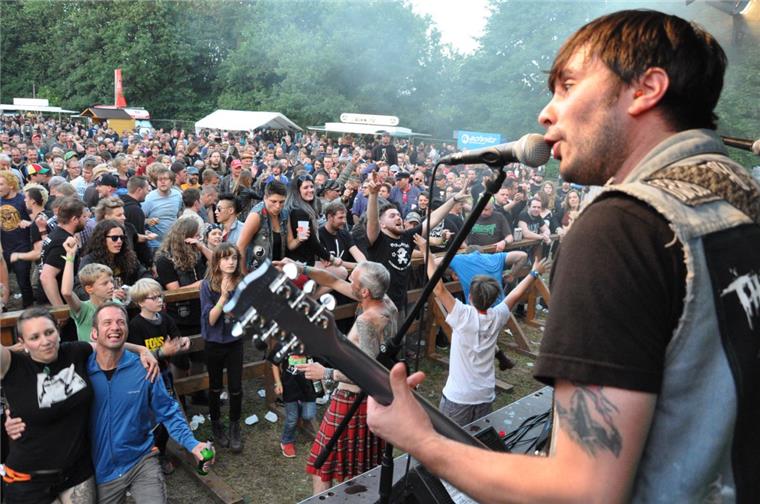 Fonsstock-Festival am 15./16. Juni am Nordenhamer Strand, müssen aber in vielen Bereichen bei Null anfangen.