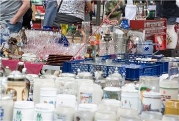 Am 2. August findet in der Packhalle IX ein Flohmarkt zugunsten behinderter Menschen in Bremerhaven statt. Die Zahl der gleichzeitig anwesenden Besucher ist begrenzt.