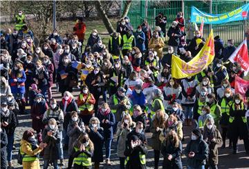 Am 8. März hatten zahlreiche Beschäftigte in Bremen und Niedersachsen zuletzt für bessere Arbeitsbedingungen demonstriert. 