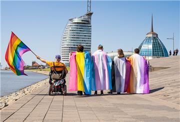 Am 9. Juli steht Bremerhaven ganz im Zeichen der Regenbogenflagge.