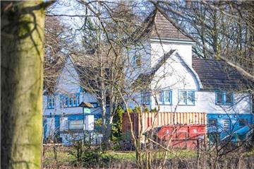 Am Bootshaus im Speckenbütteler Park in Bremerhaven wird gebaut.