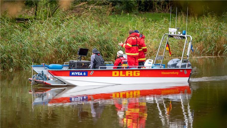 Am Dienstag, 27. September, wird von einem Boot aus mit einem Sonargerät die Geeste abgesucht.