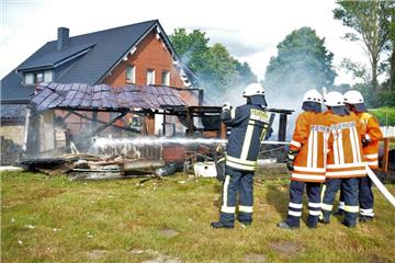 Am Donnerstagnachmittag hat in Ringstedt eine Scheune gebrannt. Der schnelle Einsatz der Feuerwehr verhinderte Schlimmeres.