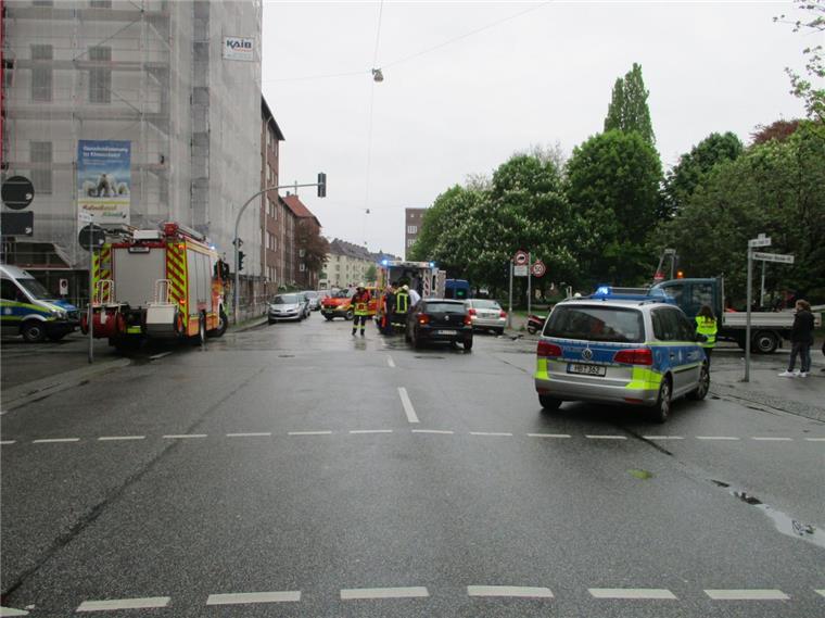Vorfahrt missachtet: Rollerfahrer in der Alten Bürger schwer verletzt Am Ende der Alten Bürger in Mitte hat es am Dienstagmorgen gekracht. Ein Rollerfahrer wurde schwer verletzt.