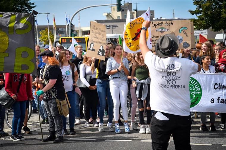"Fridays for Future" 240 Schüler demonstrieren in Bremerhaven Am Freitag, 23. August, gingen in Bremerhaven wieder Schüler auf die Straße.