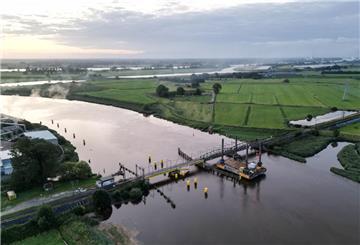 Die beschädigte Eisenbahnbrücke über die Hunte im Landkreis Wesermarsch