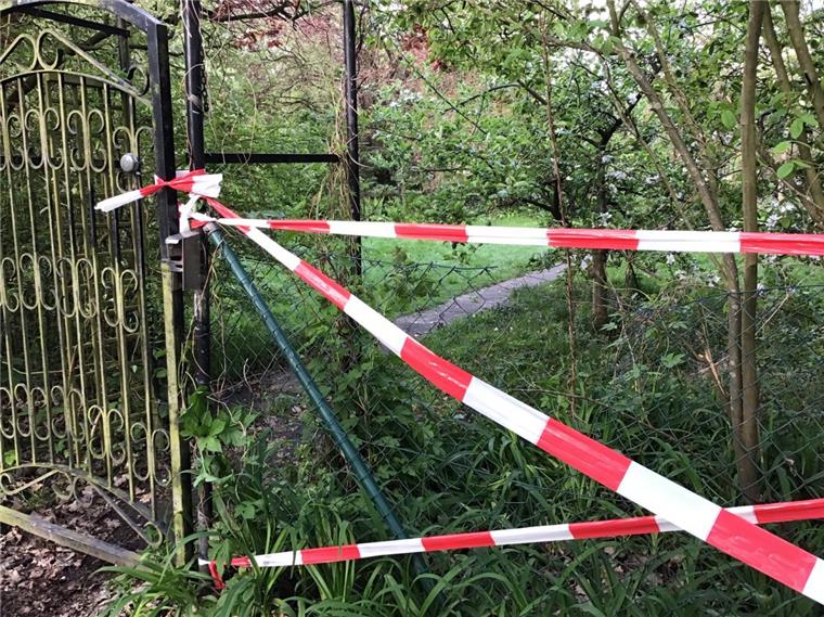 Am frühen Freitagmorgen stand eine Laube am Weg 10 im Eckernfeld in Flammen. Erst vor kurzem legte ein Feuer eine Laube wenige Schritte weiter in Schutt und Asche.