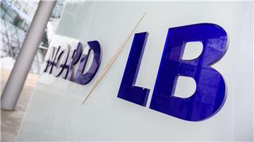 Am Hauptsitz der Norddeutschen Landesbank NordLB steht das Logo der Bank.