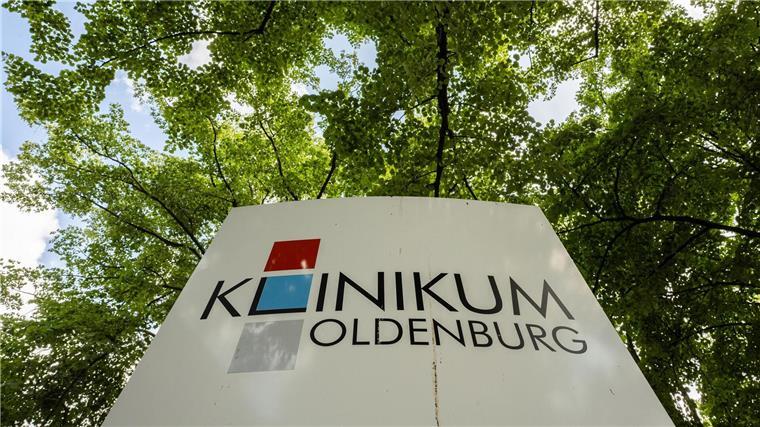 Am Klinikum Oldenburg erinnert ein Denkmal an die Opfer des ehemaligen Krankenpflegers Niels Högel. (Archivfoto)