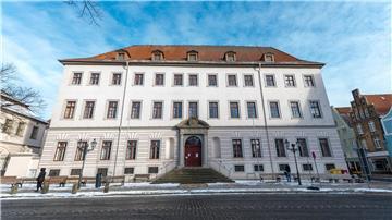 37-Jähriger gesteht Messerattacke auf Ex-Freundin Am Landgericht Lüneburg beginnt ein Prozess gegen 37-Jährigen aus dem Kreis Celle wegen Mordes an seiner Ex-Freundin. (Symbolbild)