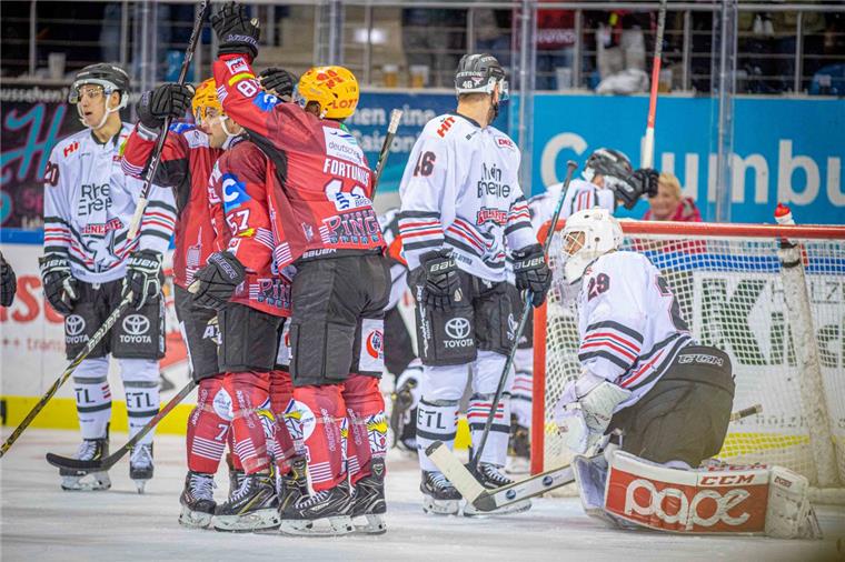 Pinguins wollen Erfolgsserie in Ingolstadt fortsetzen Am Mittwoch konnten sich die Pinguins über einen 4:3-Erfolg nach Verlängerung über Köln freuen.
