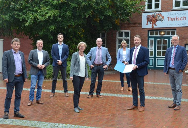 Am Mittwoch wurde der Bescheid zur Aufnahme in das Förderprogramm in Zeven übergeben.