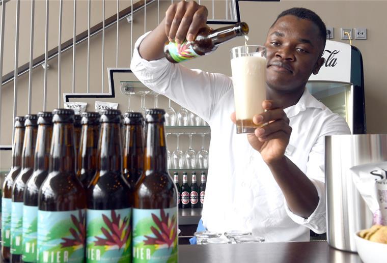 Am Mittwochabend nach den ersten Vorträgen wurden im Conference Center beim Atlantic Hotel Sail City Algenprodukte gereicht: darunter Algenbier.