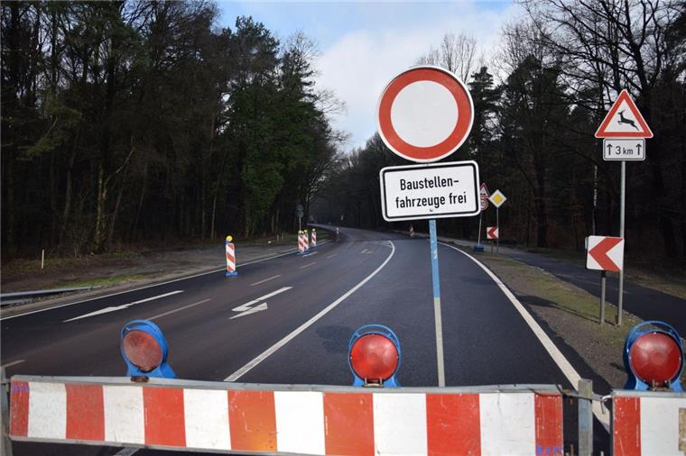Kreis Rotenburg: K142 von Elsdorf nach Ehestorf wird gesperrt Am Montag, 17. Juni, wird die Kreisstraße zwischen Elsdorf und Ehestorf für den Verkehr gesperrt.