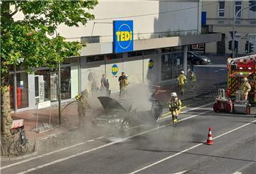 Am Montagmorgen hat ein Auto in der Hafenstraße gebrannt.