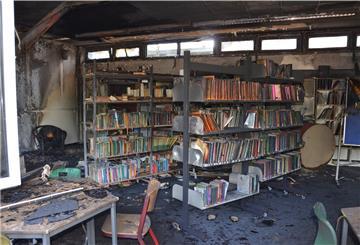 Am Morgen zeigte sich das ganze Ausmaß des Schadens, den das Feuer in der Schulbücherei in Selsingen angerichtet hat.