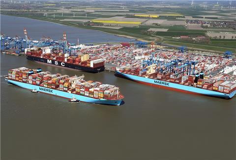 Am NTB-Gate liegen die „MSC Isabella“, die „Munkebo Maersk“ und die „Mayview Maersk“.