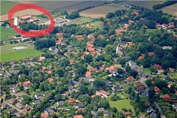 Am Ortsrand von Wilstedt betreibt die Raiffeisen-Warengenossenschaft Gnarrenburg eine Getreidetrocknungsanlage. Schon lange klagen Anlieger über Staub und Lärm, der von dort ausgehe. Jetzt will die Wählergemeinschaft "Natürlich Wilstedt" herausfinden, wie groß das Problem genau ist. 