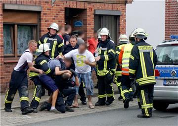 Am Rande eines tödlichen Unfalls kommt es im Juli 2015 in Bremervörder zu einer Rangelei, in deren Verlauf der Hauptangeklagte einen Polizisten sogar in den Schwitzkasten nahm. Das Gericht verurteilte ihn zu einer Haftstrafe.