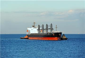 Ein Frachtschiff