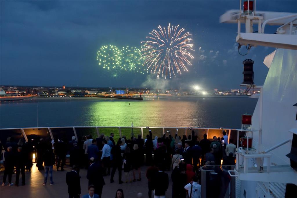 Am späten Abend gab es noch ein Feuerwerk. Foto: Scheer